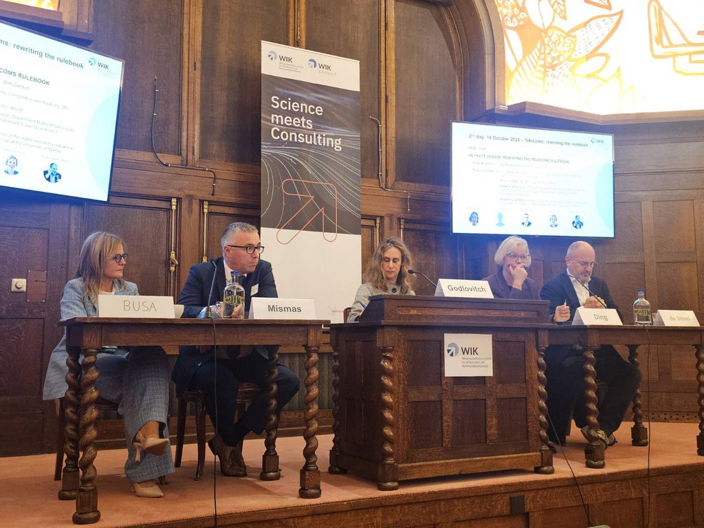 Direktor AKOS Marko Mišmaš na konferenci WIK v Bruslju