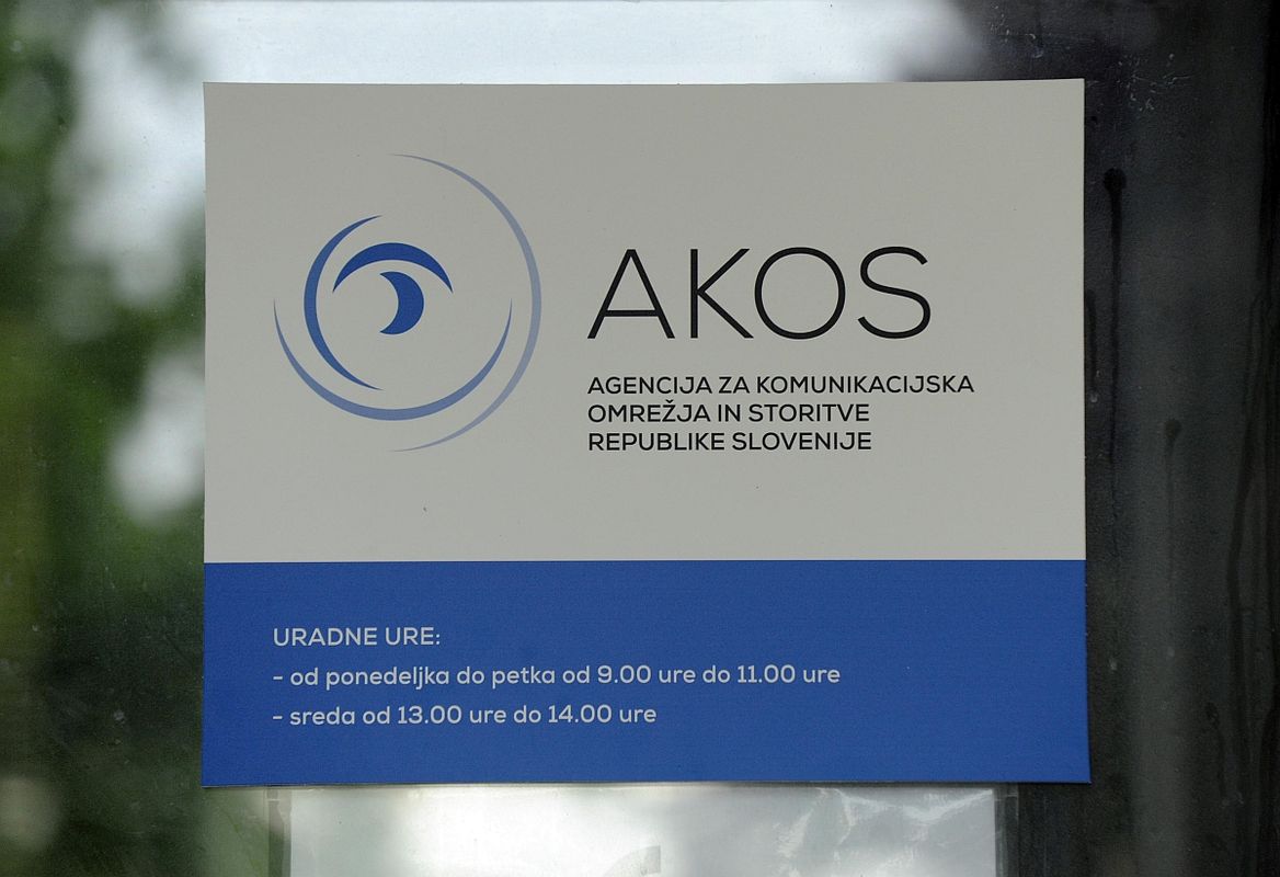 Logotip AKOS in uradne ure
